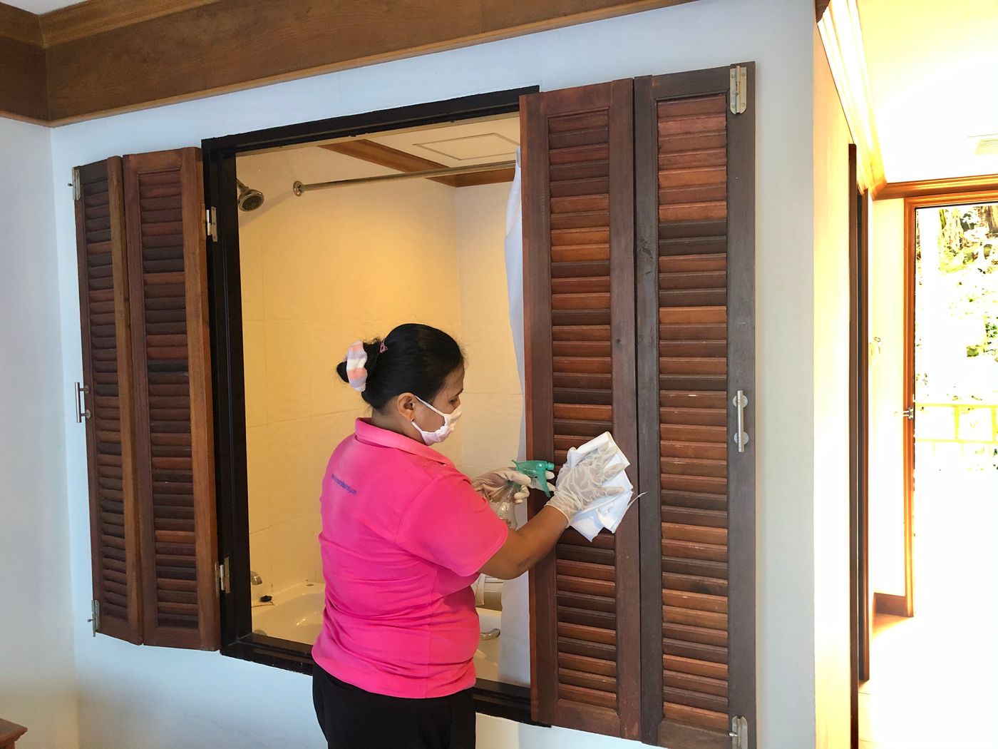 Jiraporn-Hill-Resort-Patong-Room-28