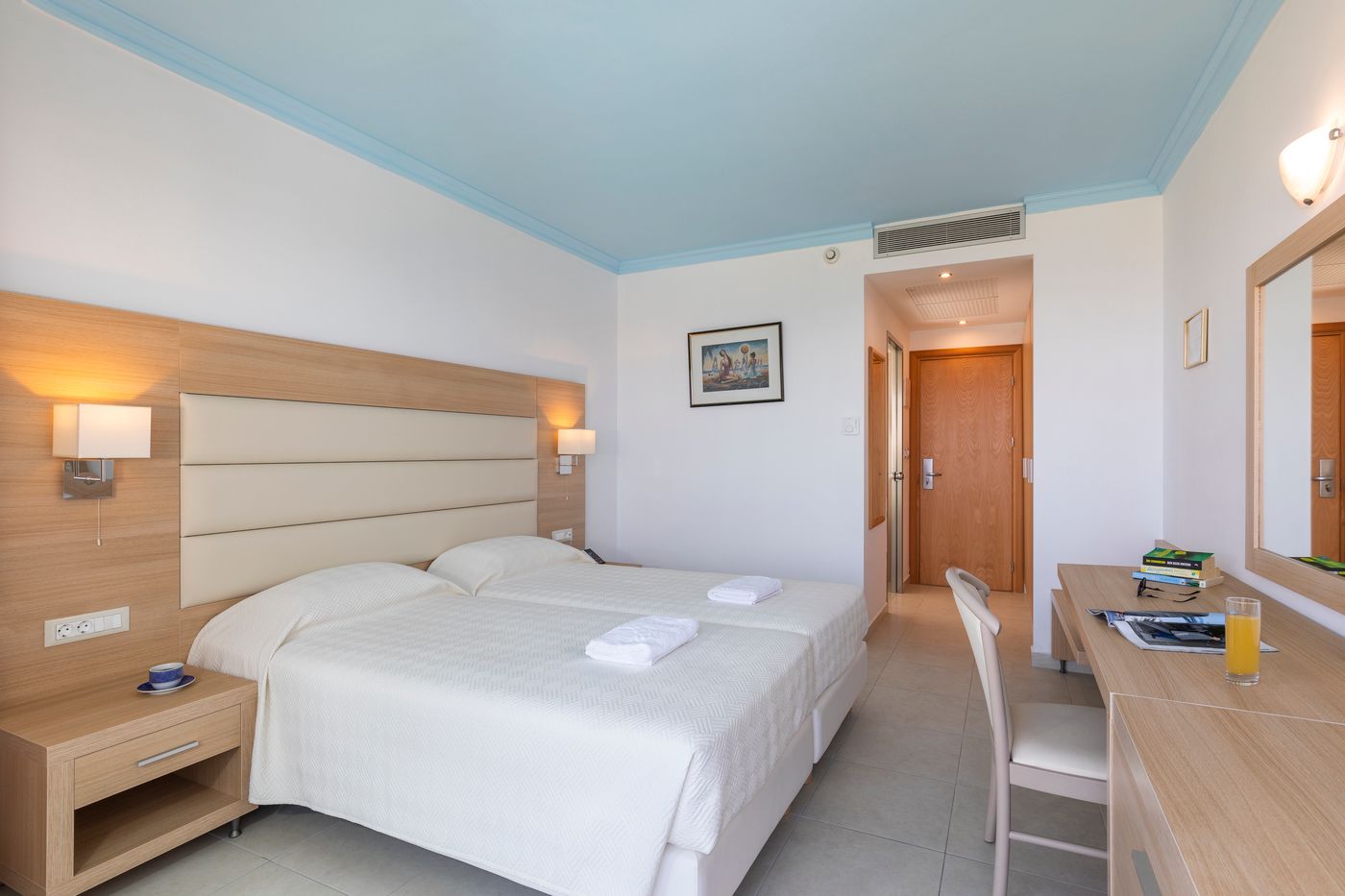 Blue-Horizon-Room-34