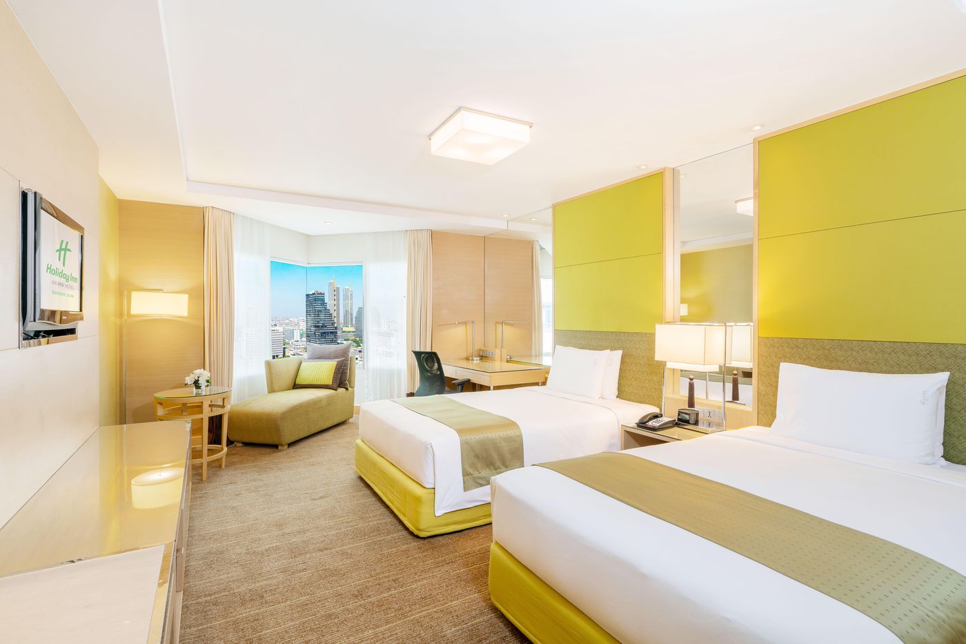 Holiday-Inn-Bangkok-Silom-Room-27