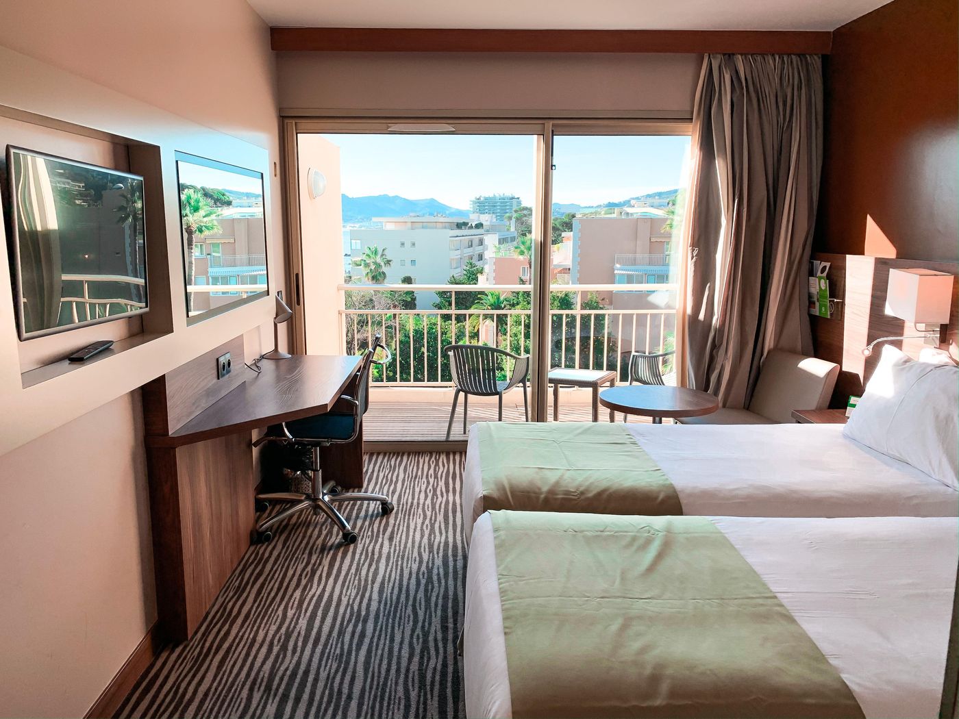 Luxotel-Cannes-Room-21