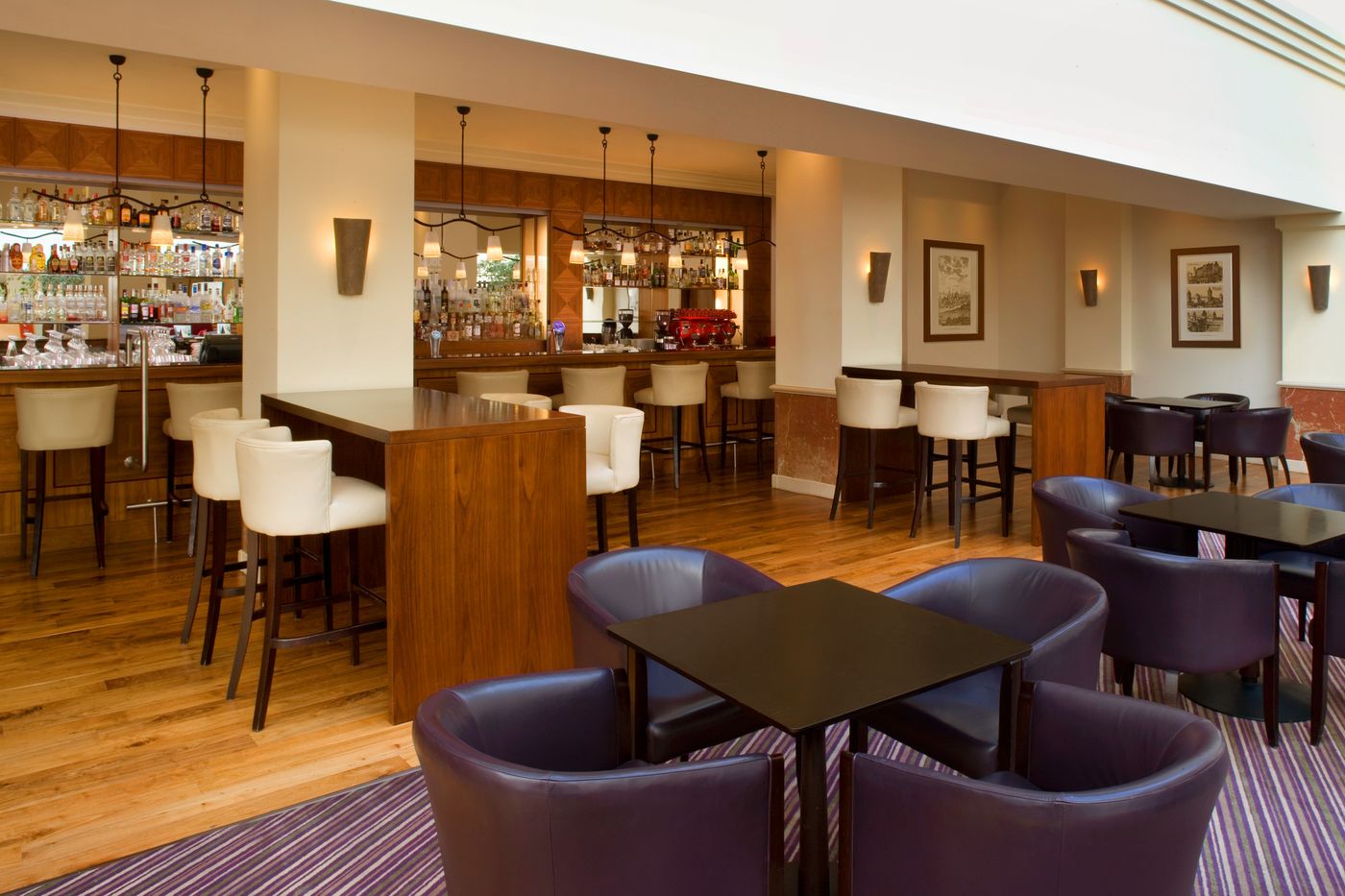 Sheraton-Grand-Krakow-Lobby-13