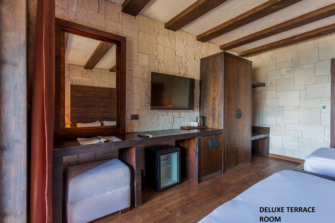 Manaspark-Deluxe-Hotel-Room-46