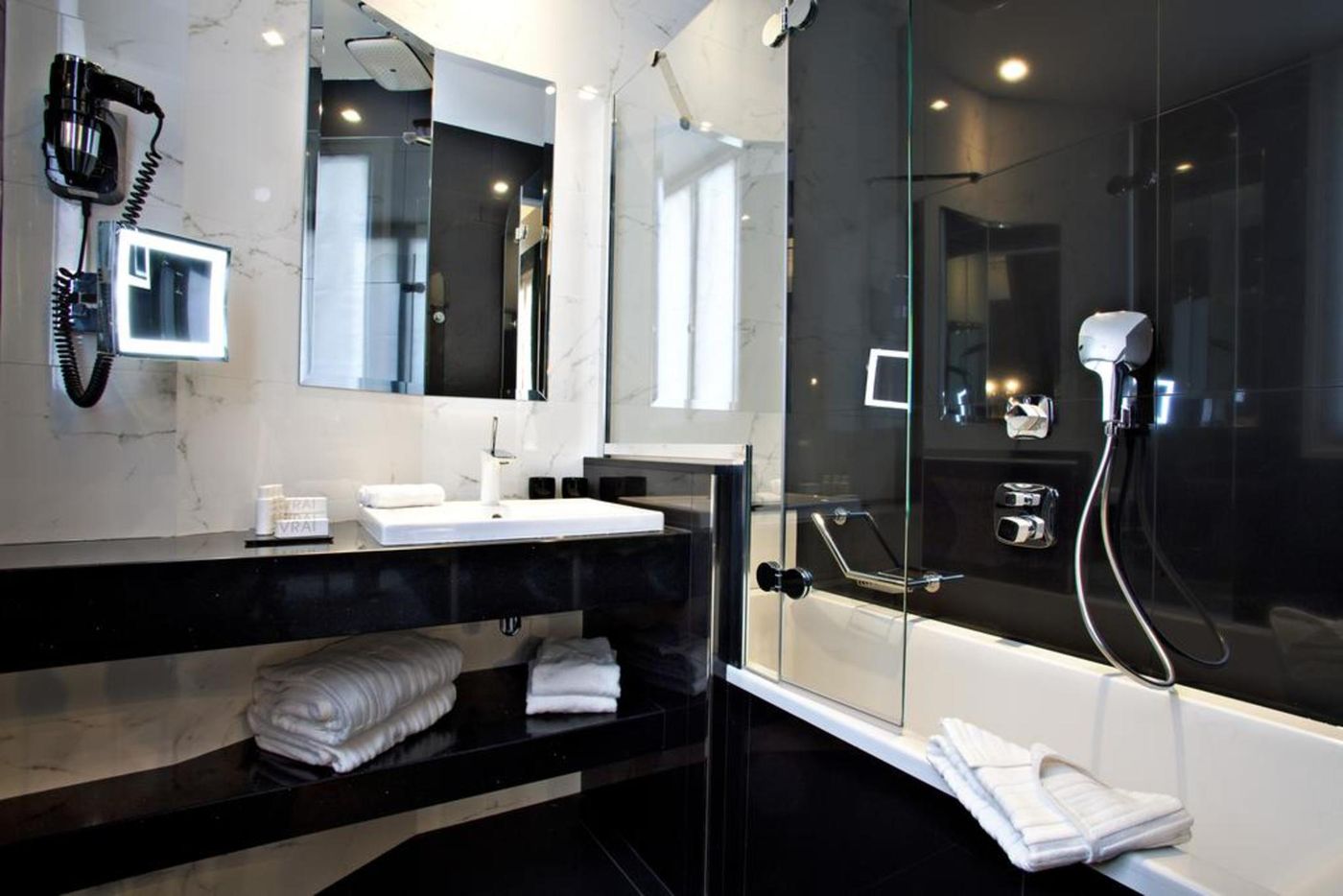 Maison-Albar-Hotels-Le-Champs-Elysees-Room-16