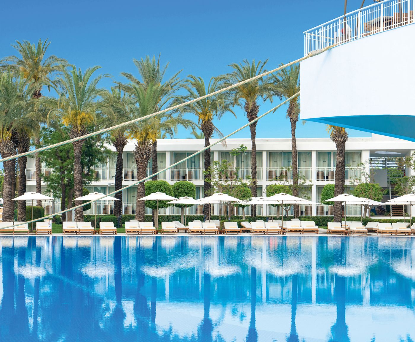 Titanic-Deluxe-Lara-Pool-7