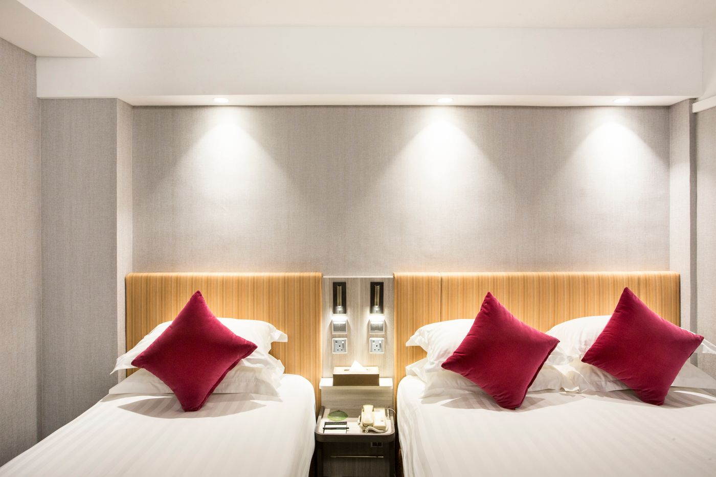 Wharney-Hotel-Room-36