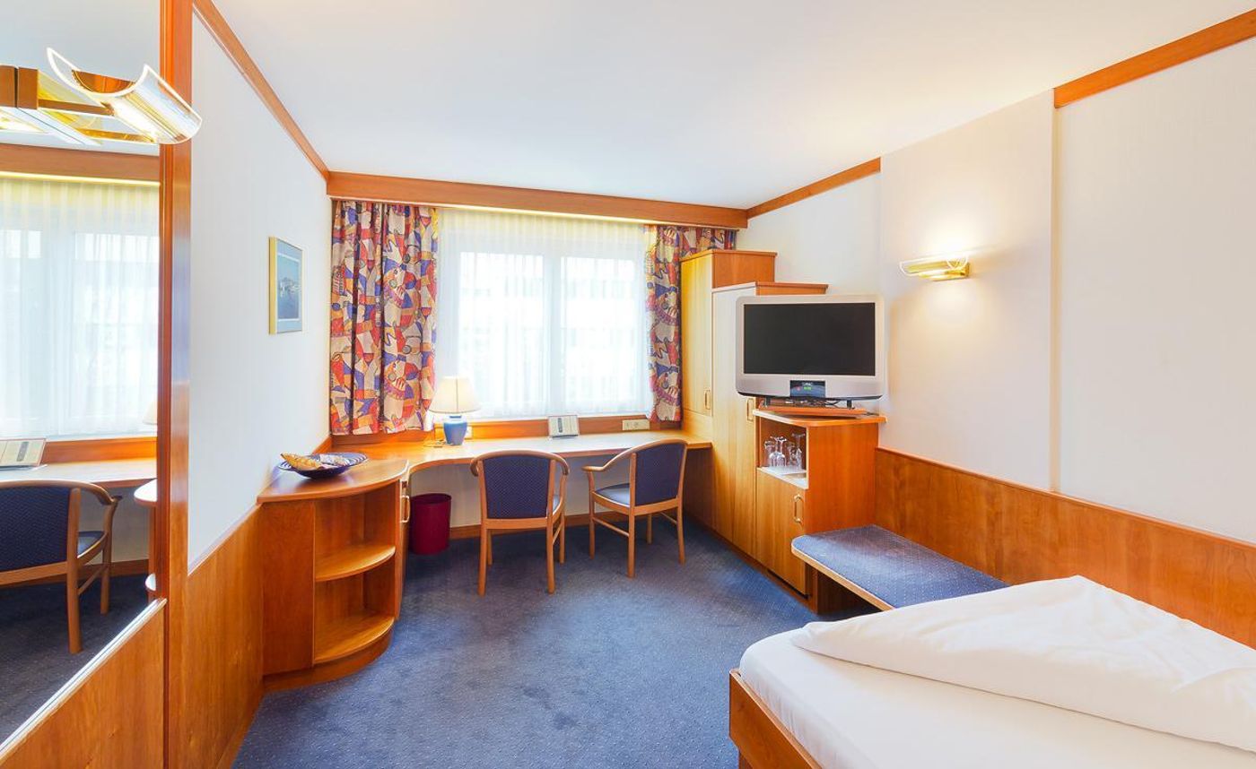 Vienna Sporthotel - Austria - Vienna - Room - 10