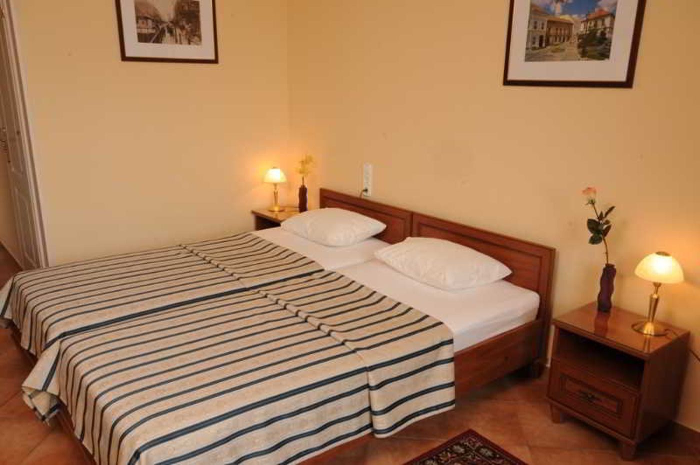 Budapest Museum Central-Hungary-BUDAPEST-Room-8