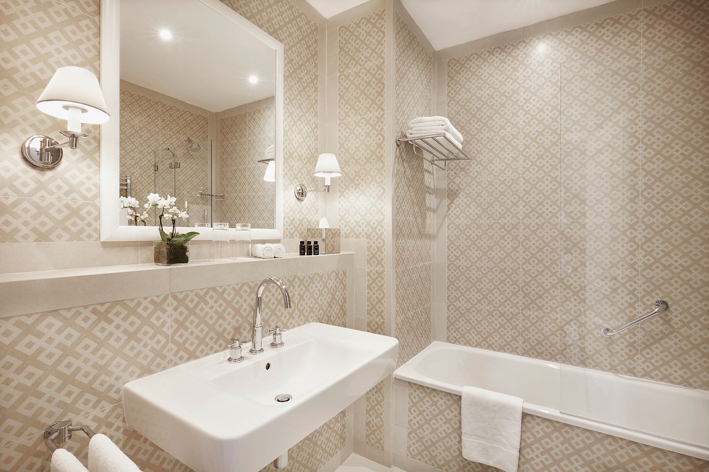 Hotel-Phoenicia-Room-46