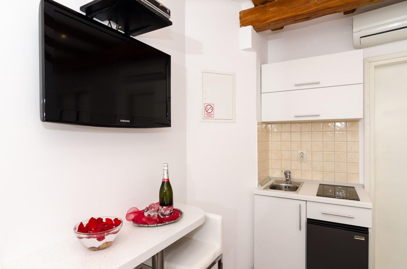 Apartments-Raic-Room-22