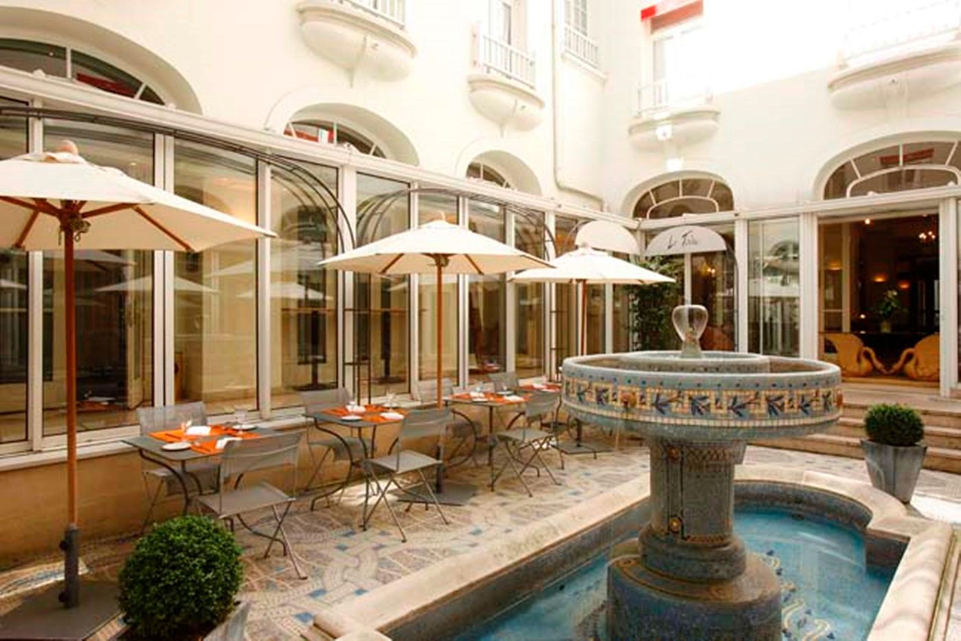 California-Paris-Champs-Elys----es-Terrace-8