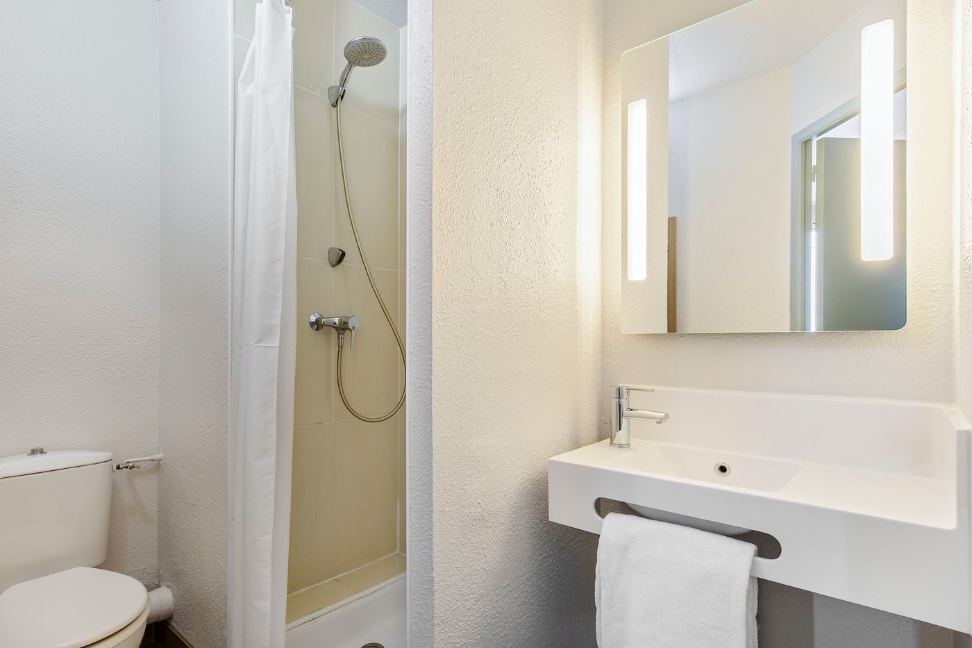 B&B HOTEL Lyon Grand Stade Meyzieu - France - MEYZIEU		 - Room - 2