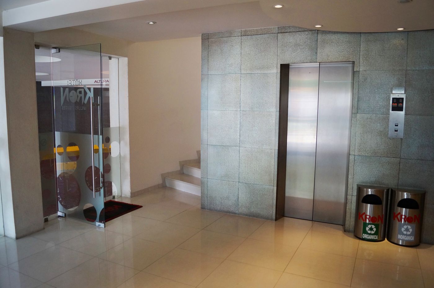 Kron-Mexico-CIUDAD DE MEXICO-Lobby-4