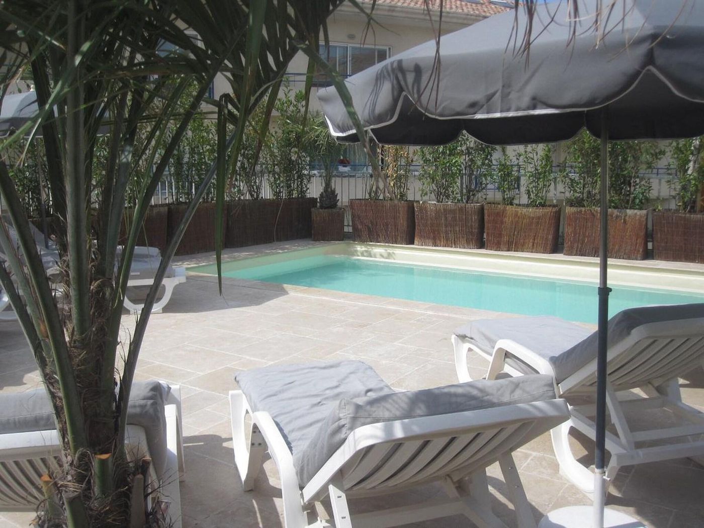 Hotel-Le-Revest-Pool-2