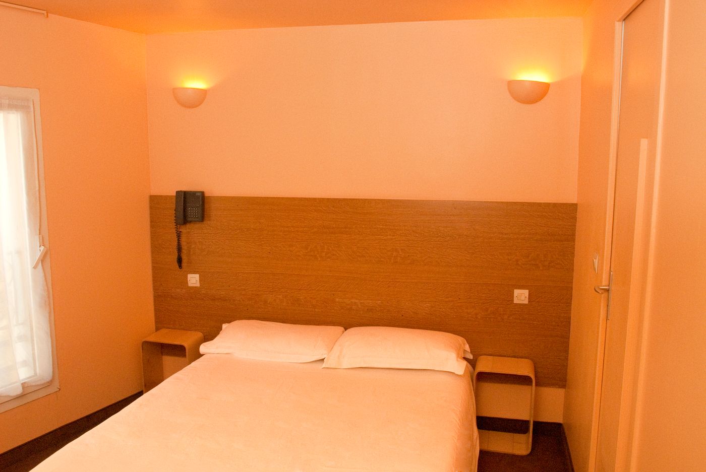 Comte-De-Nice-Room-16