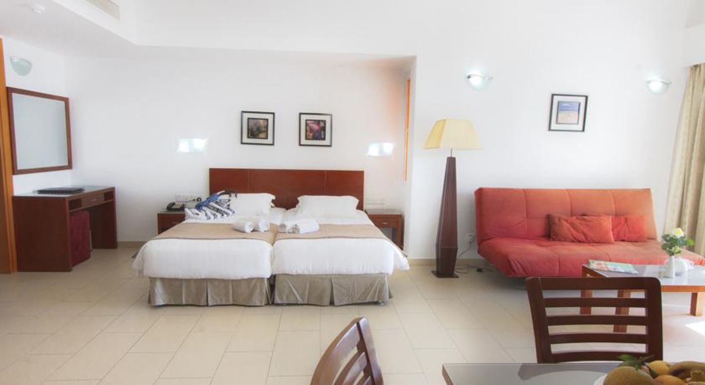 Theo Sunset Bay Holiday Village