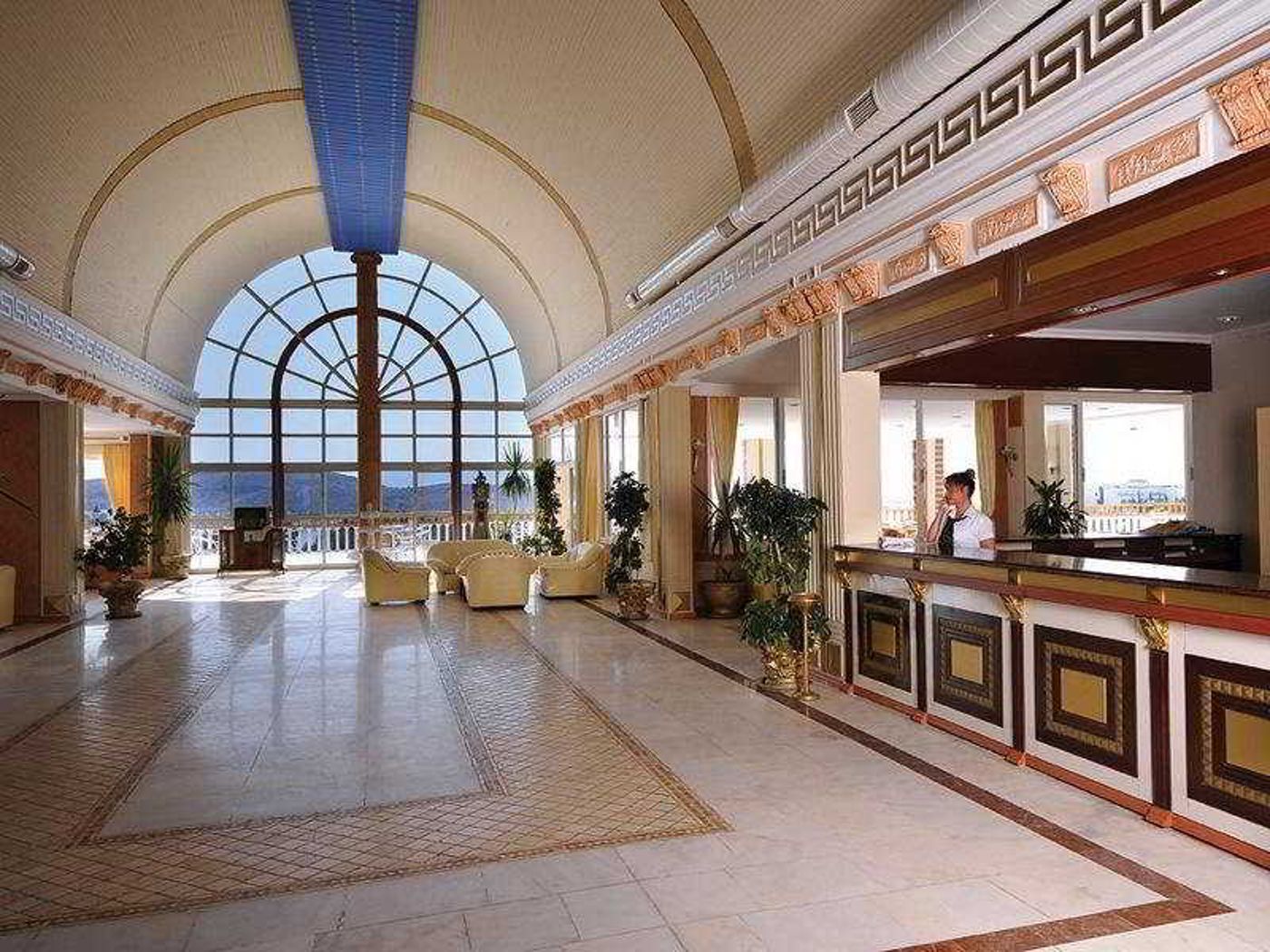 Palm-Garden-Lobby-14