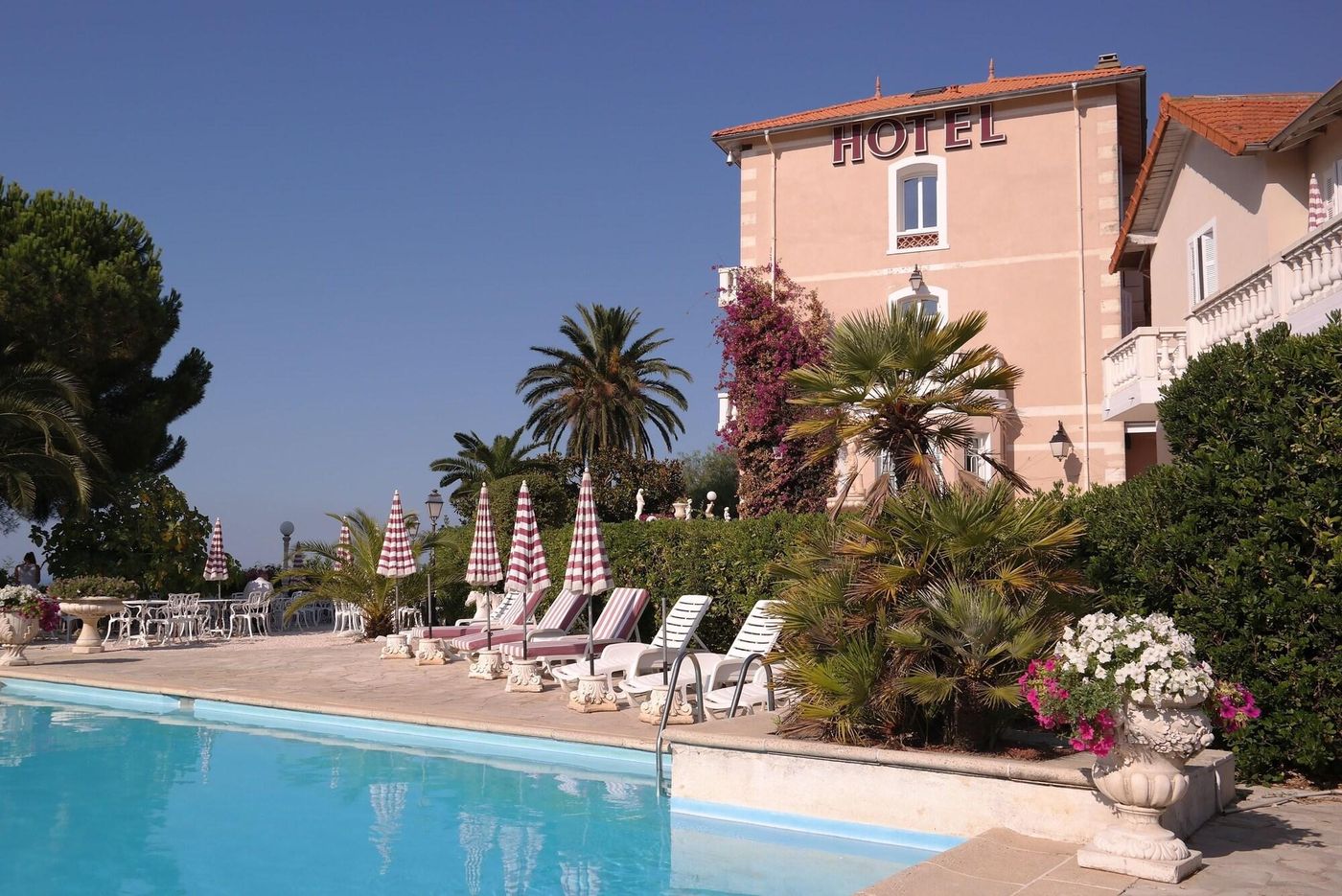 Chateau-de-Mei-Lese-Sports-and-Entertainment-2