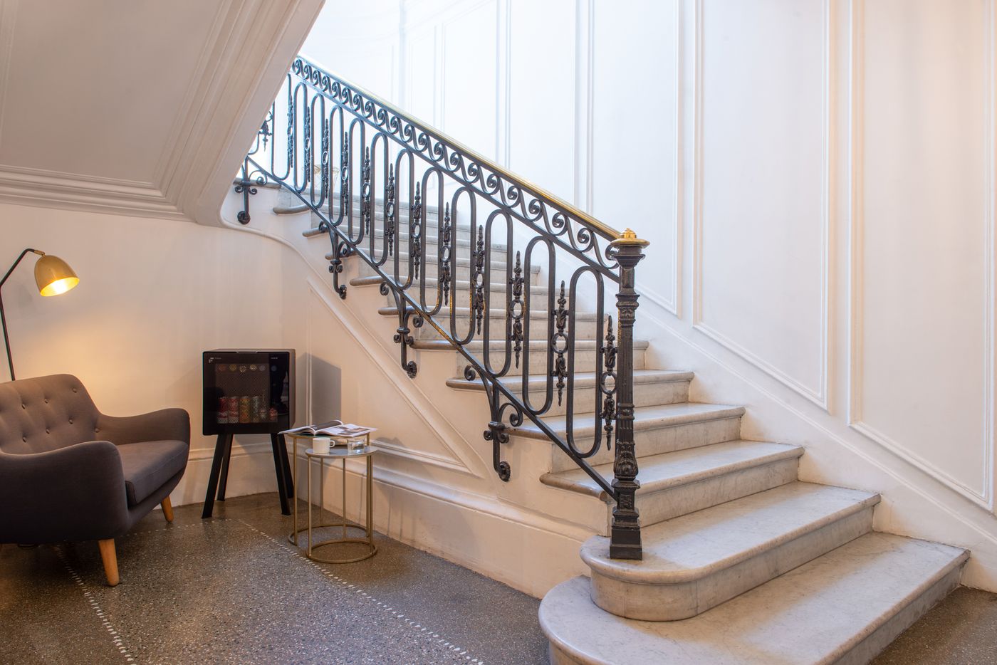 Helzear-Suites---Hotel-Etoile-Lobby-2