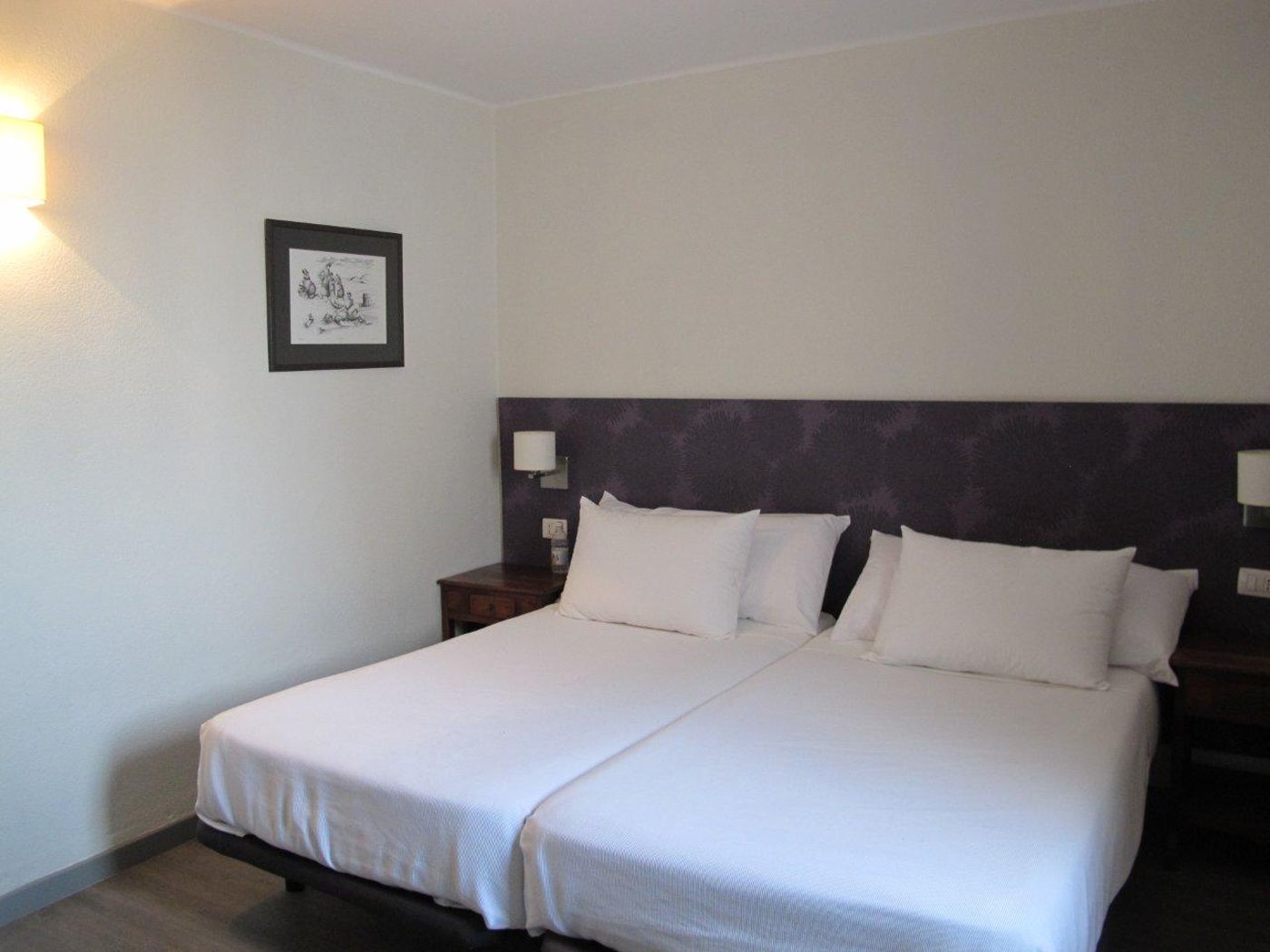 HG-Lomo-Blanco-Room-32