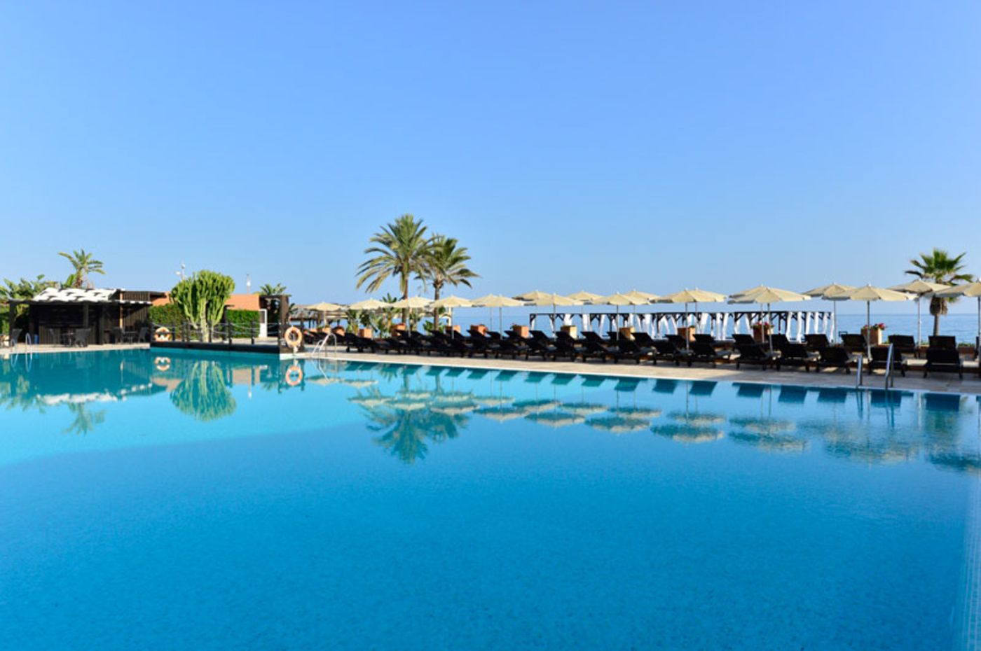 Hotel-Guadalmina-Spa---Golf-Resort-Pool-2