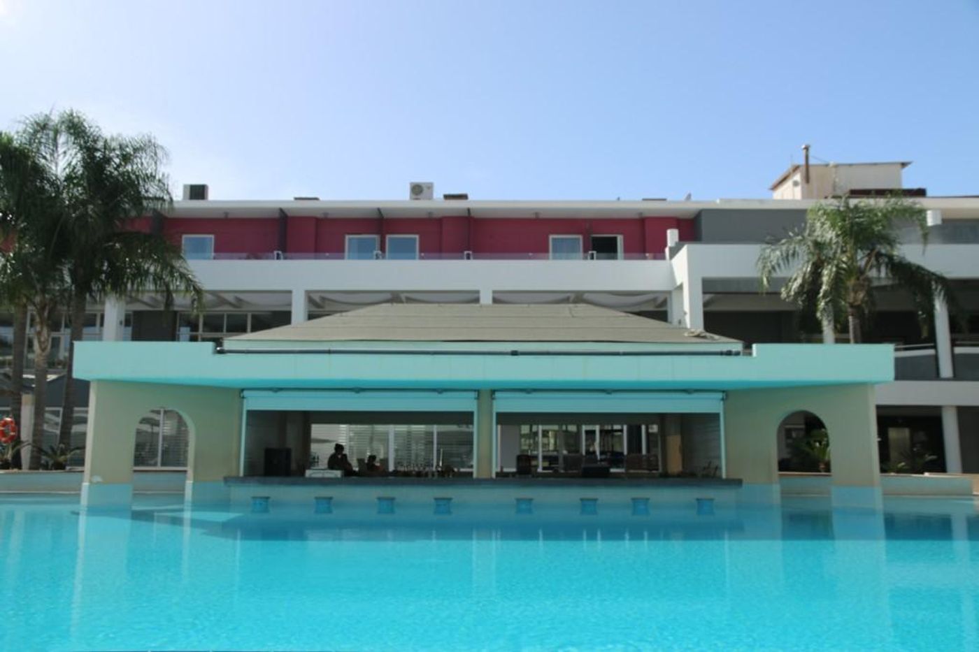 Dodeca-Sea-Resort-Pool-15