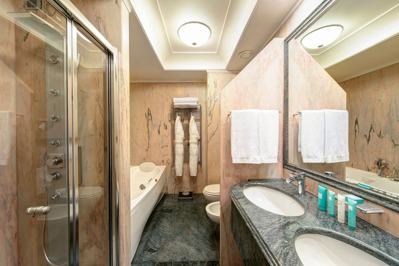 Hotel-Capitol-Room-20