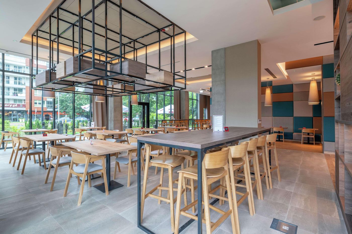 Hampton-by-Hilton-Warsaw-Mokotow-Restaurant-14