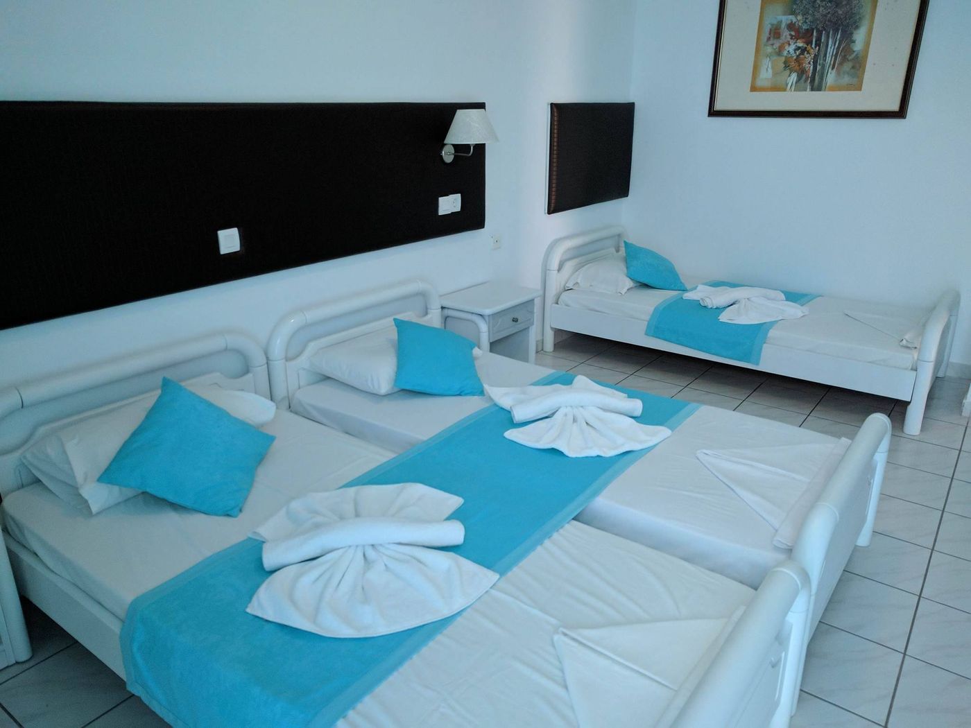 Blue-nest-kos-Room-17