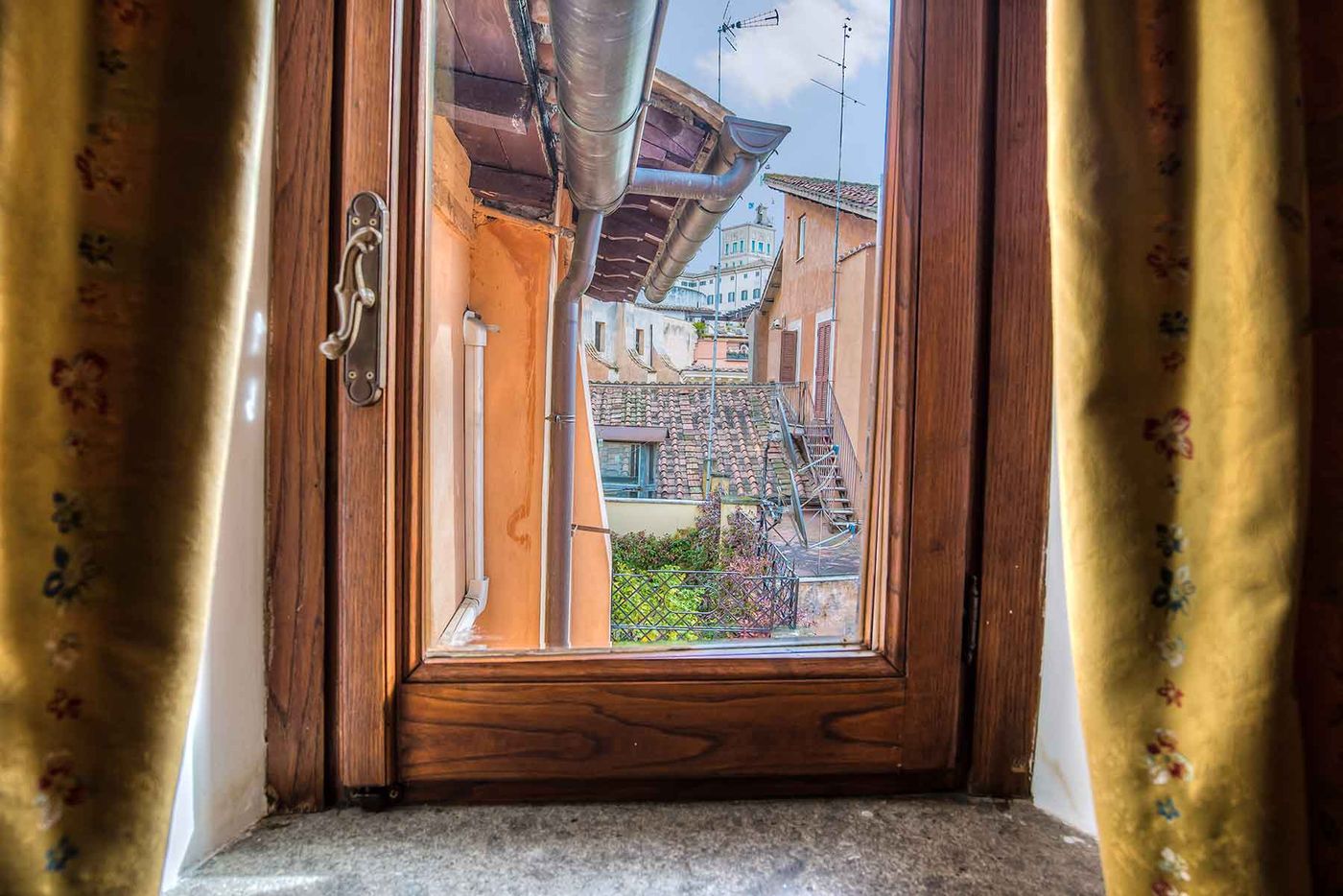 Hotel-Fontana-Room-8