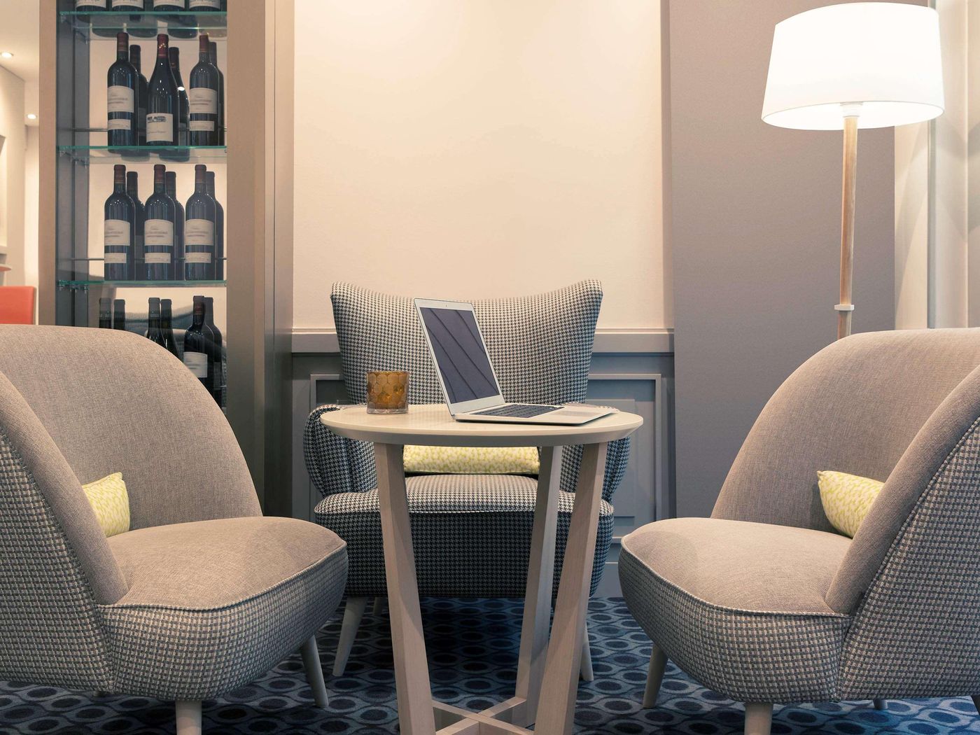 Hotel-Mercure-Paris-Montparnasse-Raspail-Bar-9