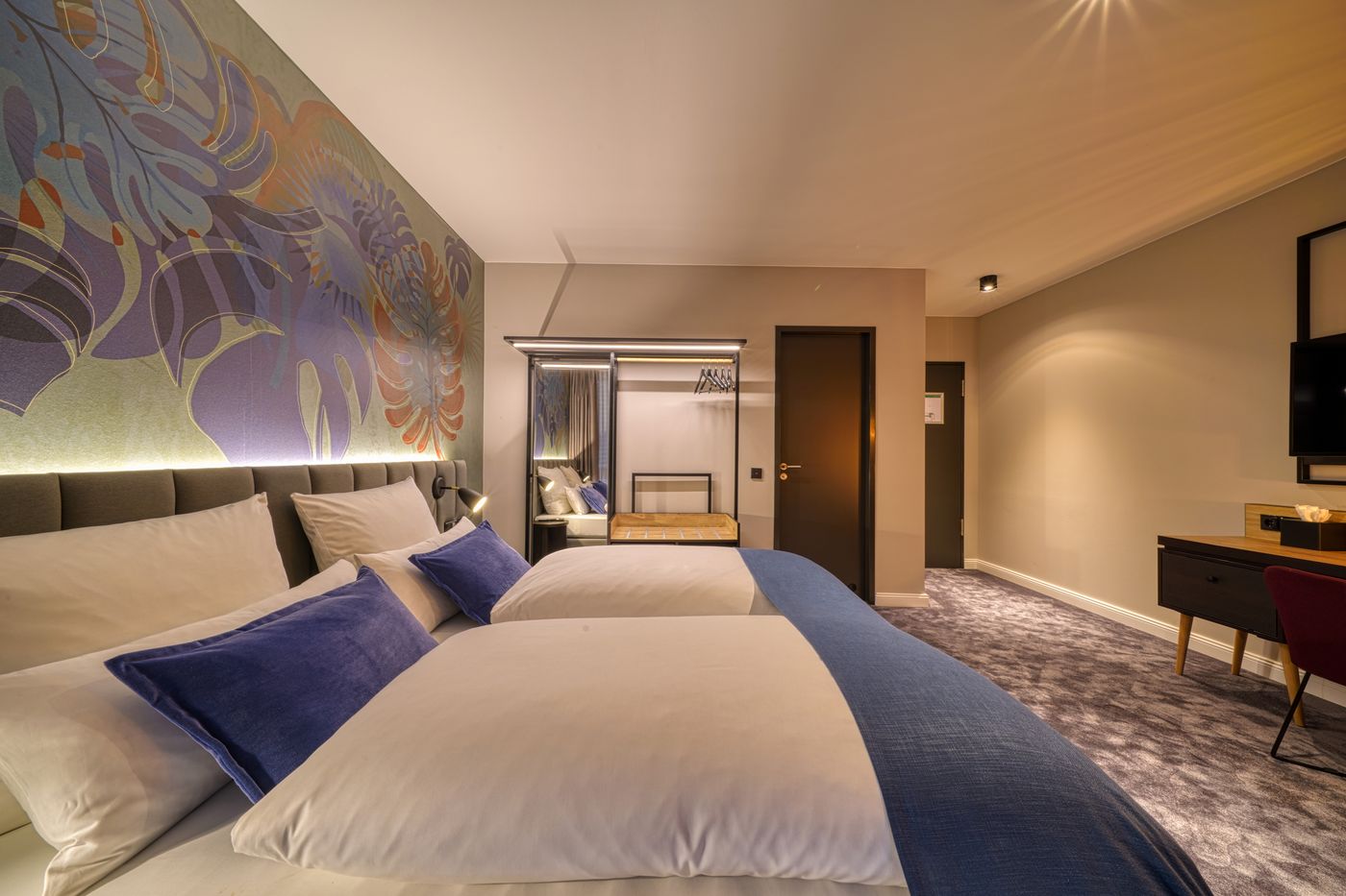 NYCE-Hotel-Bonn-Trademark-Collection-by-Wyndham-Room-10