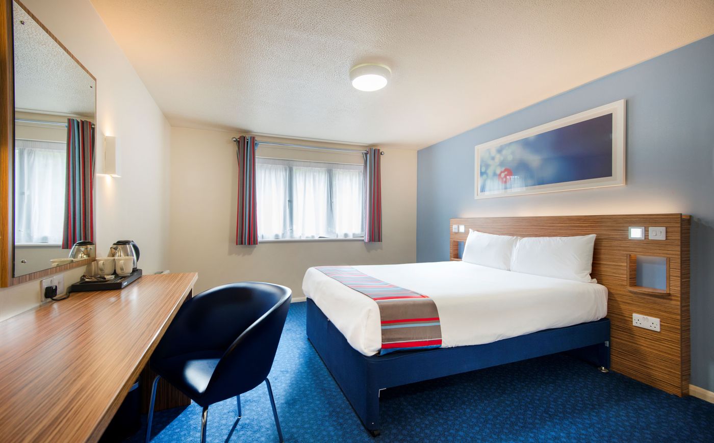 Travelodge-Dublin-Airport-North-Swords-Room-15