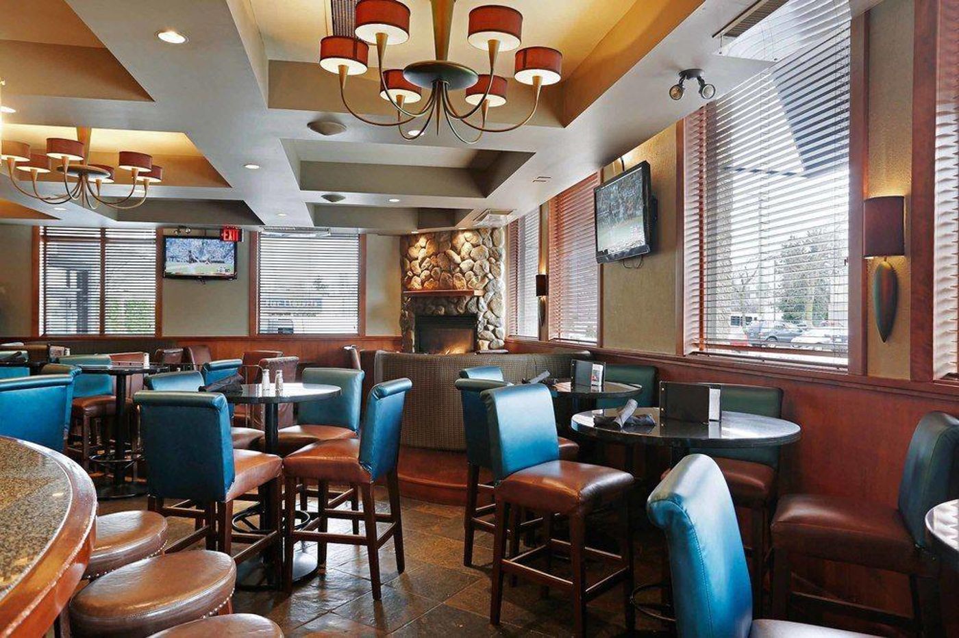 Sandman-Hotel-Vancouver-Airport-General-view-11