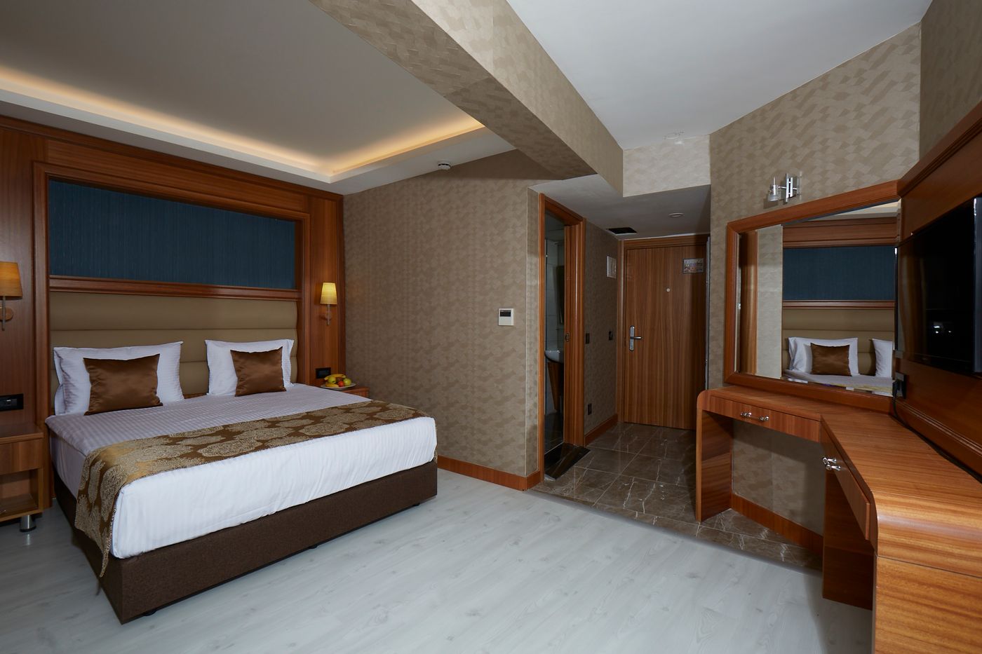 Ikbal-Deluxe-Room-13