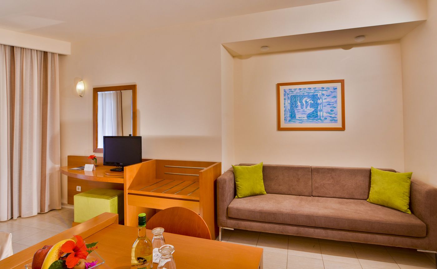 Cretan-Dream-Royal-Hotel-Room-30