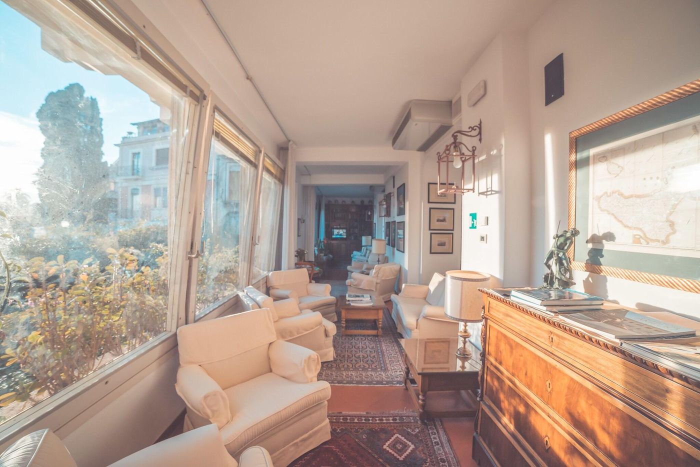 Villa-Paradiso-Lobby-45