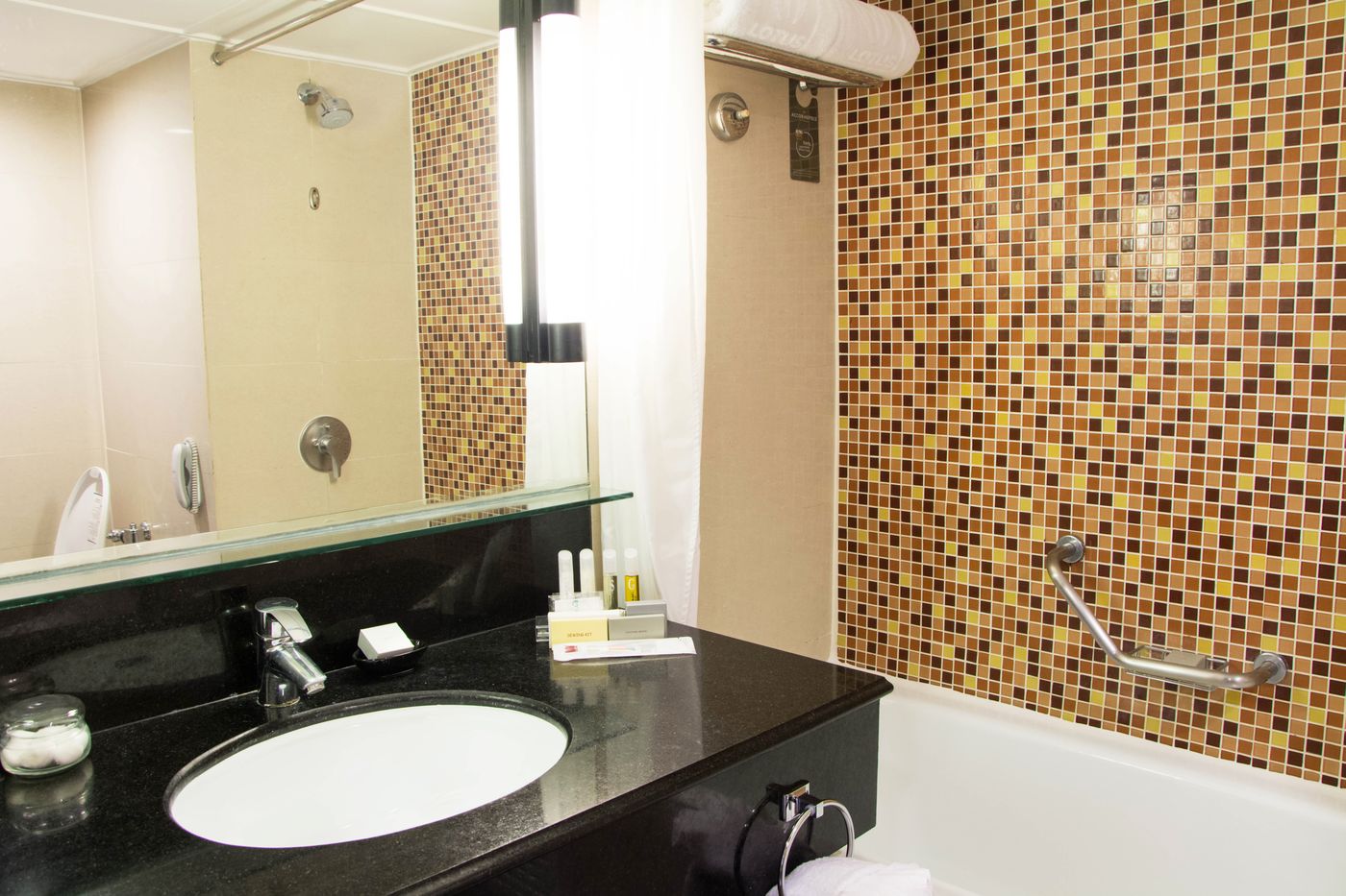 Bangkok-Lotus-Sukhumvit-33-By-Compass-Hospitalit-Room-24