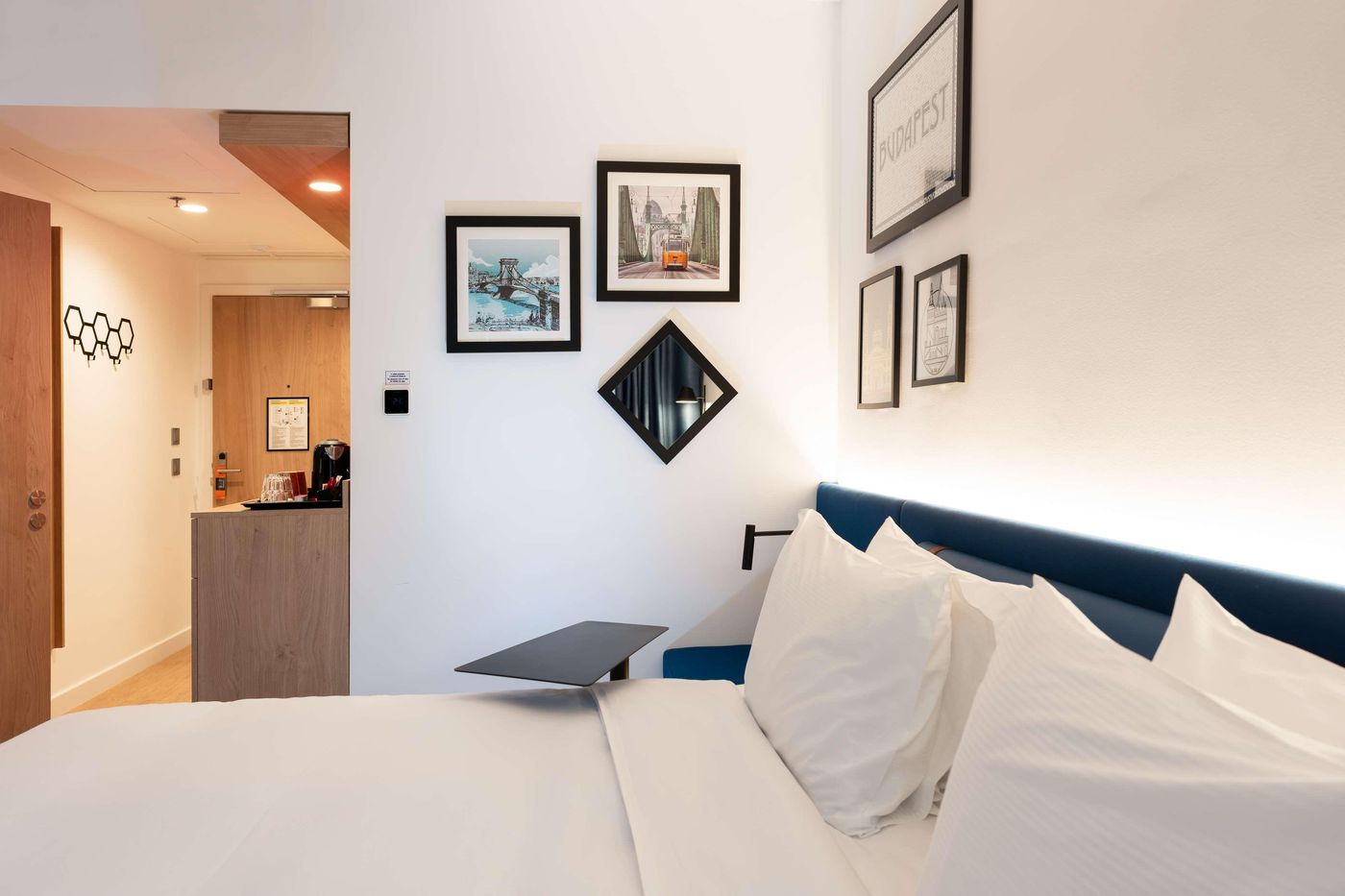 Hampton-By-Hilton-Budapest-City-Centre-Room-20