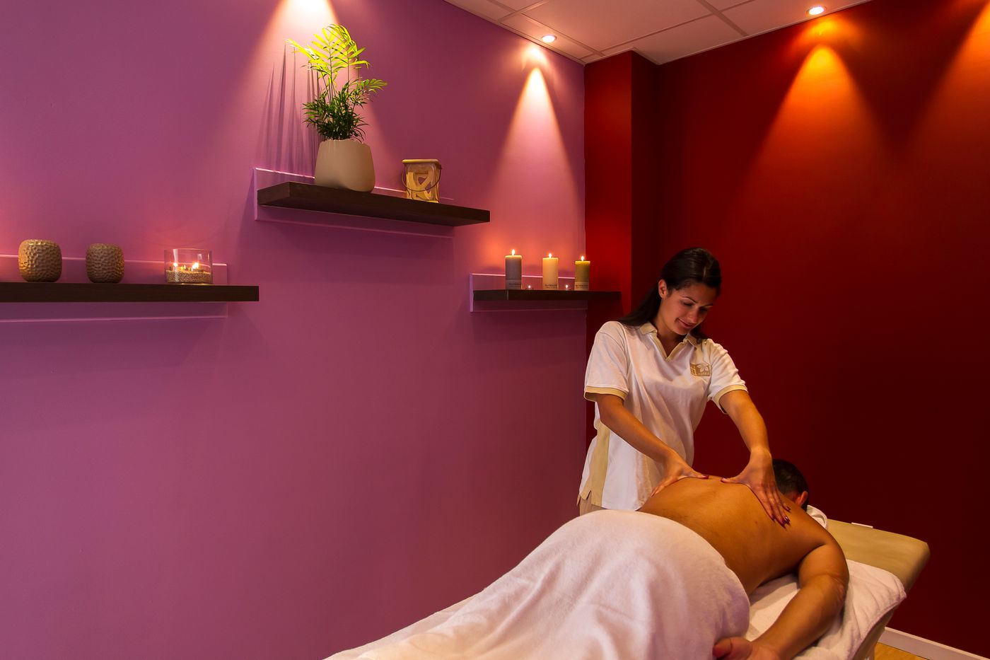 Iti-Louis-Grand--Sports-and-Entertainment-71