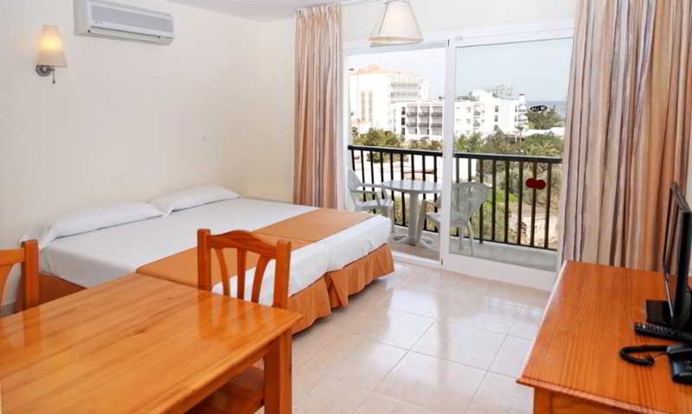 Aparthotel-Reco-des-Sol-Ibiza-Room-22