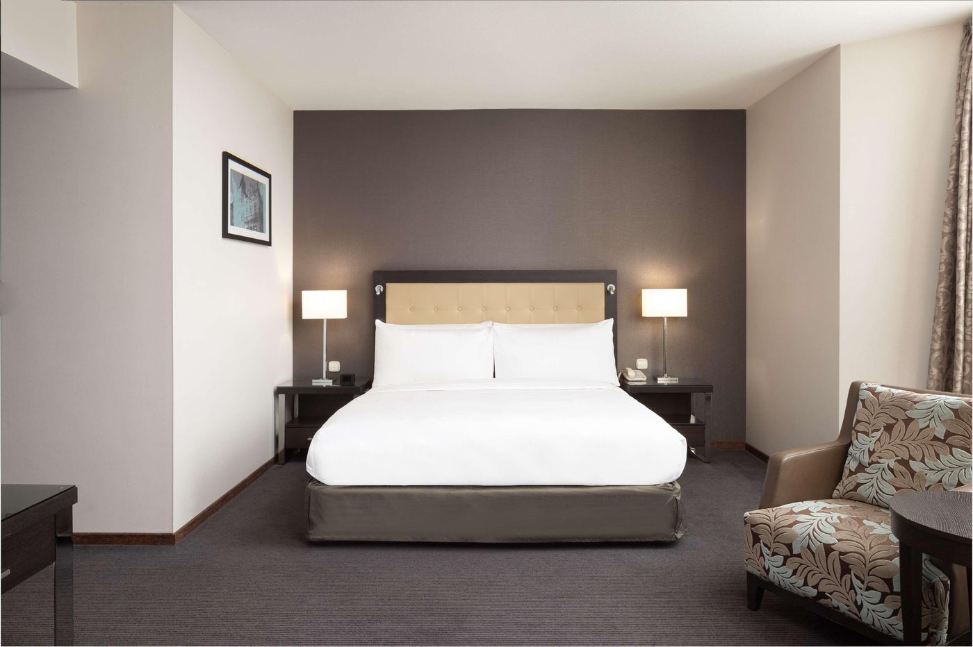 Doubletree-By-Hilton-Luxembourg-Room-26