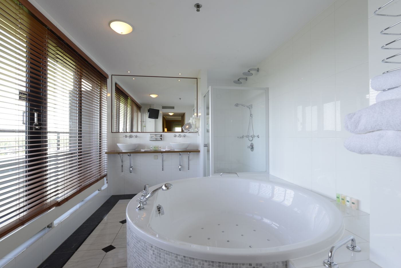 Courtyard-Amsterdam-Airport-General-view-45