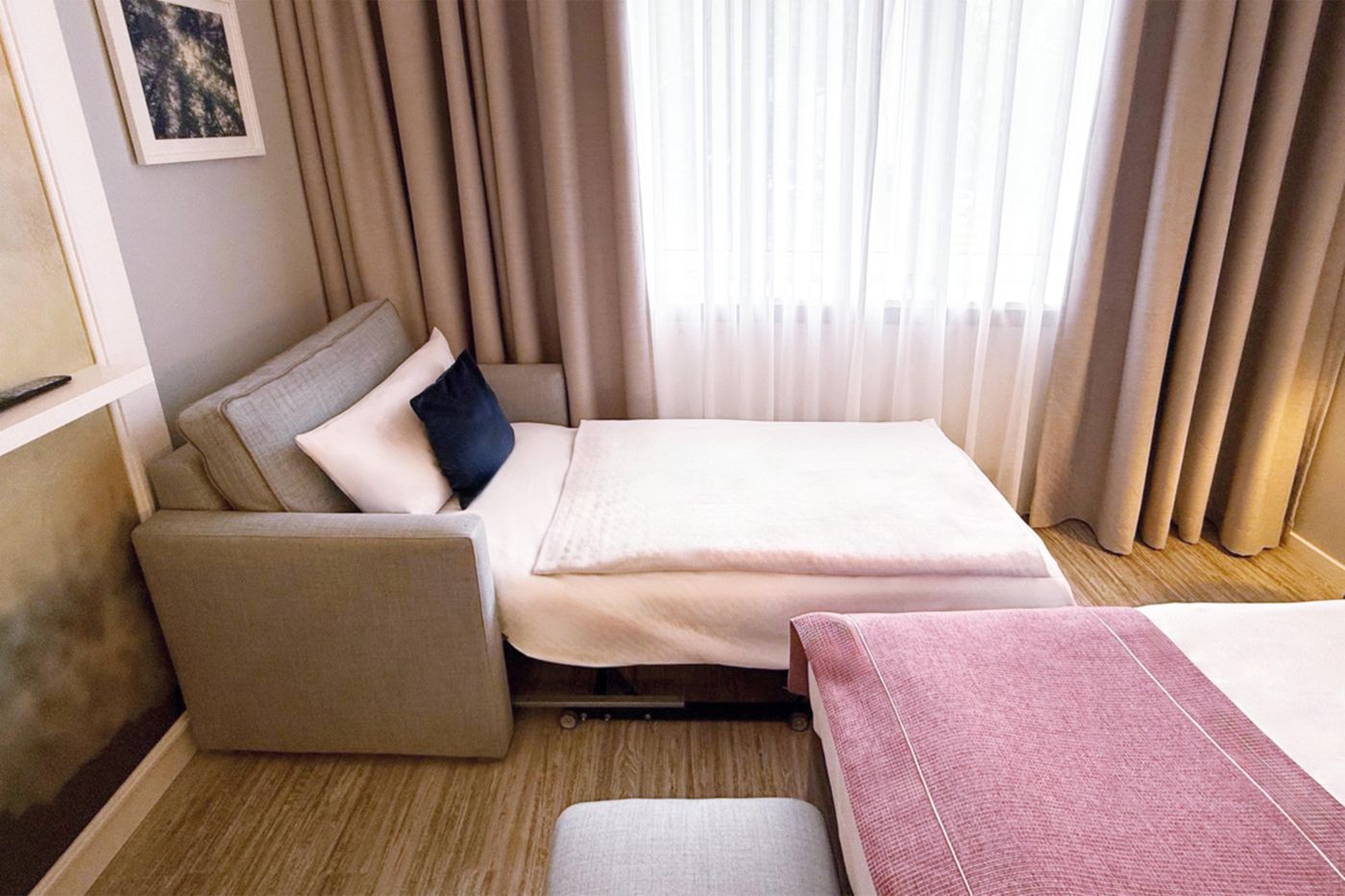 yggotel-Ravn-Room-40