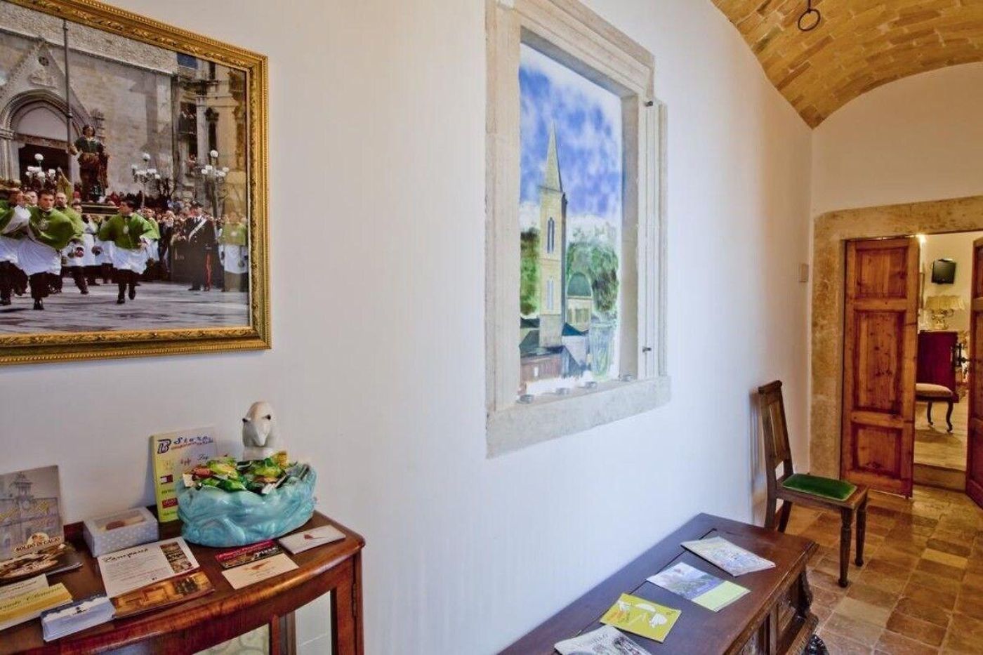 B-B-Il-Marchese-Del-Grillo-Lobby-12