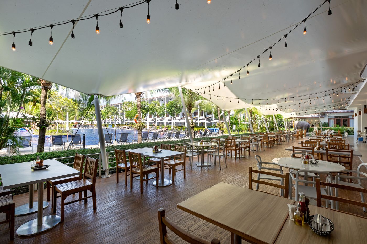 Sunwing-Kamala-Beach-Restaurant-23