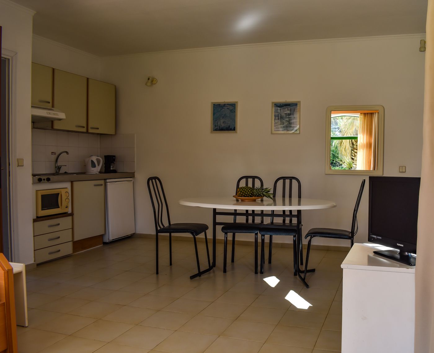 Govino-Bay-Apartments-Room-52