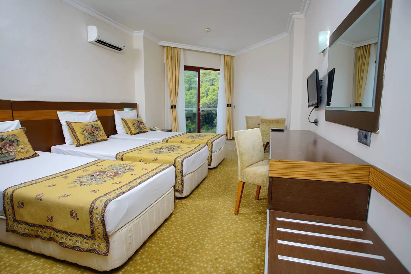 La-Mer-Hotel-Room-15