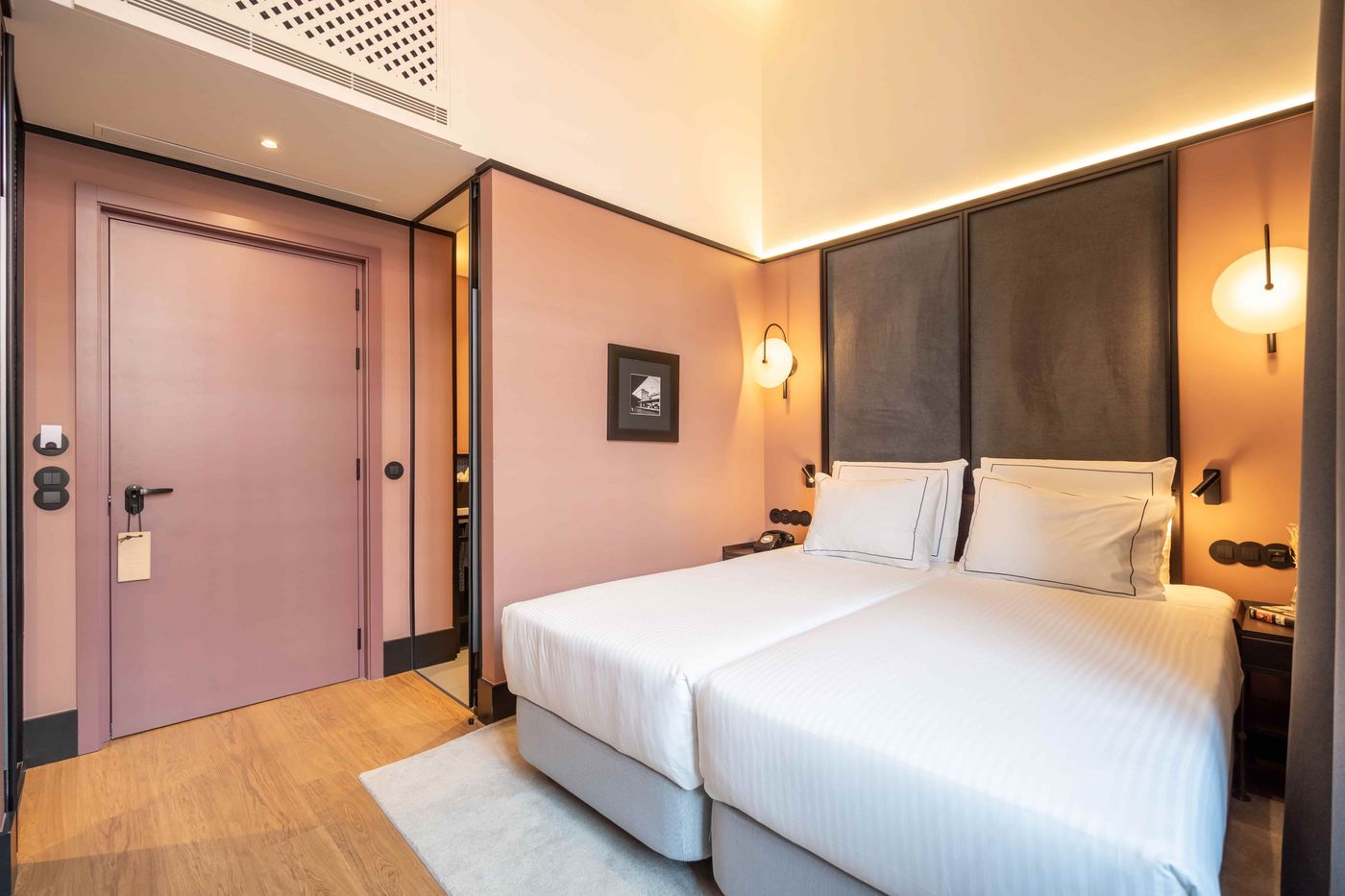 The-Editory-Riverside-Santa-Apolonia-Hotel-Room-43