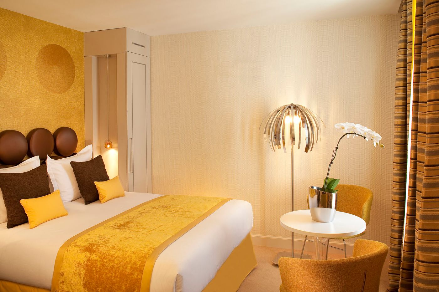 Le-Petit-Paris-Room-18