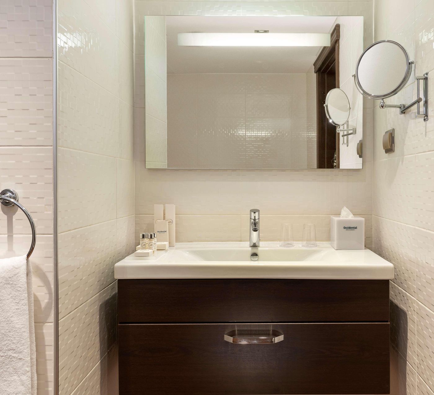 Lares-Park-Hotel-Room-40